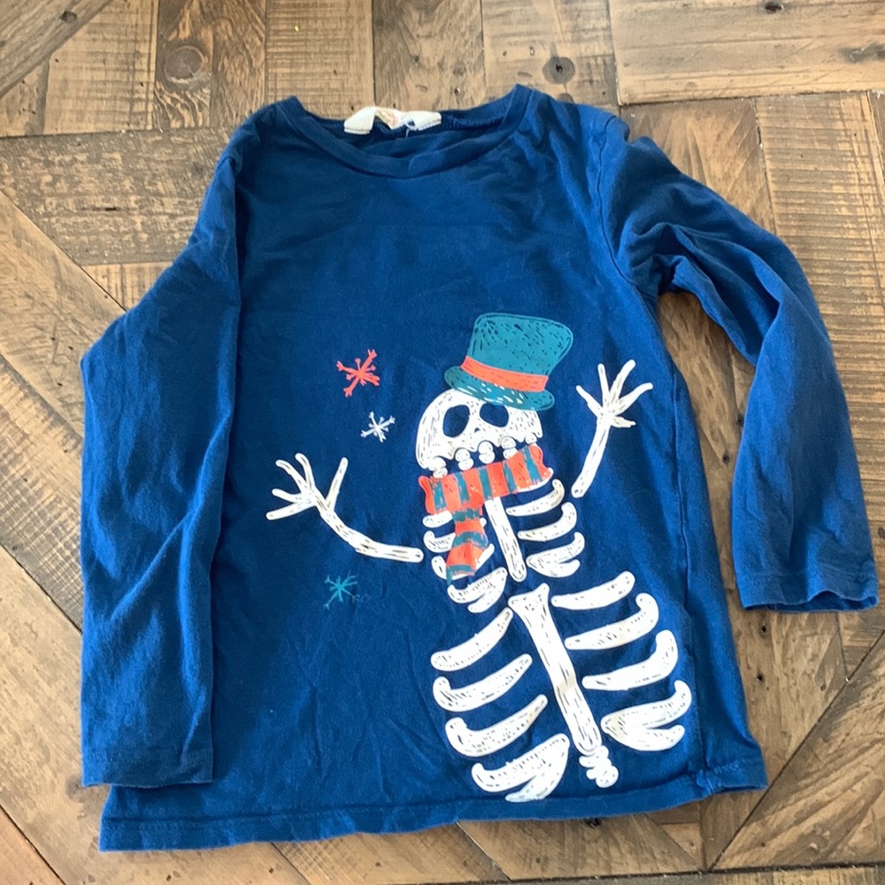 H&M skeleton snowman t-shirt.